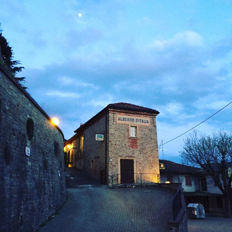 Dimora Storico Romantica Il Sole E La Luna Cerretto Langhe Eksteriør bilde