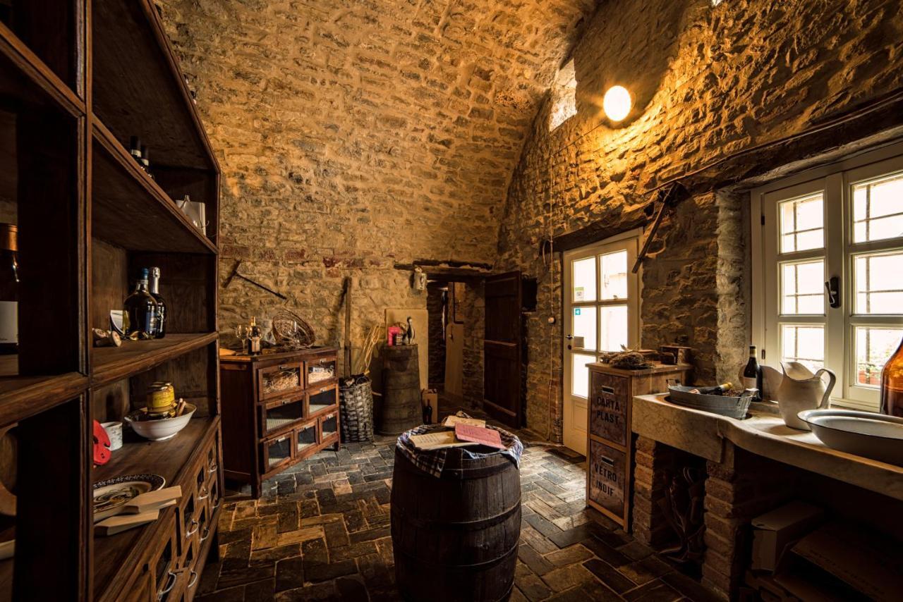 Dimora Storico Romantica Il Sole E La Luna Cerretto Langhe Eksteriør bilde